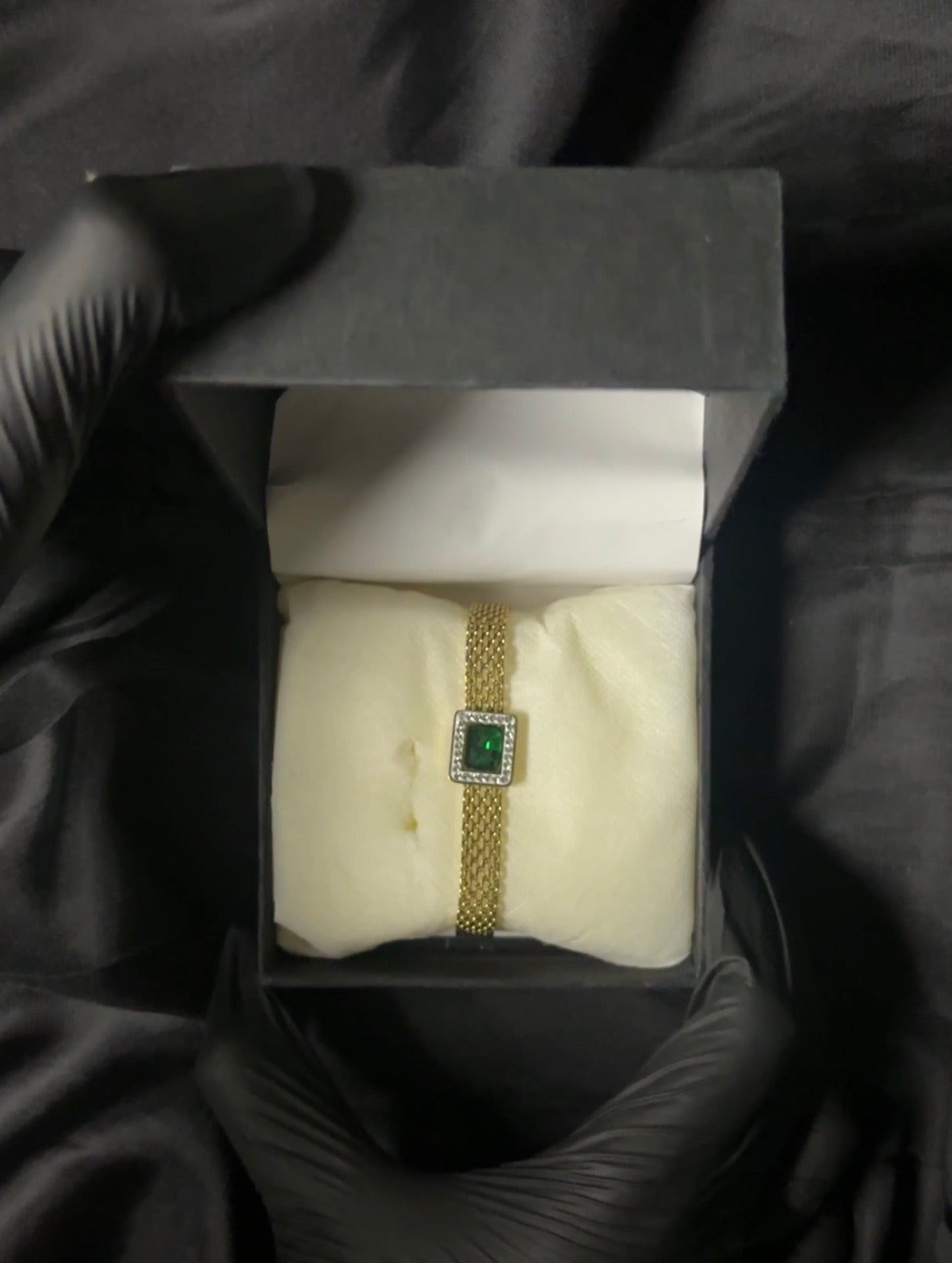 Emerald Radiance Gold Bracelet